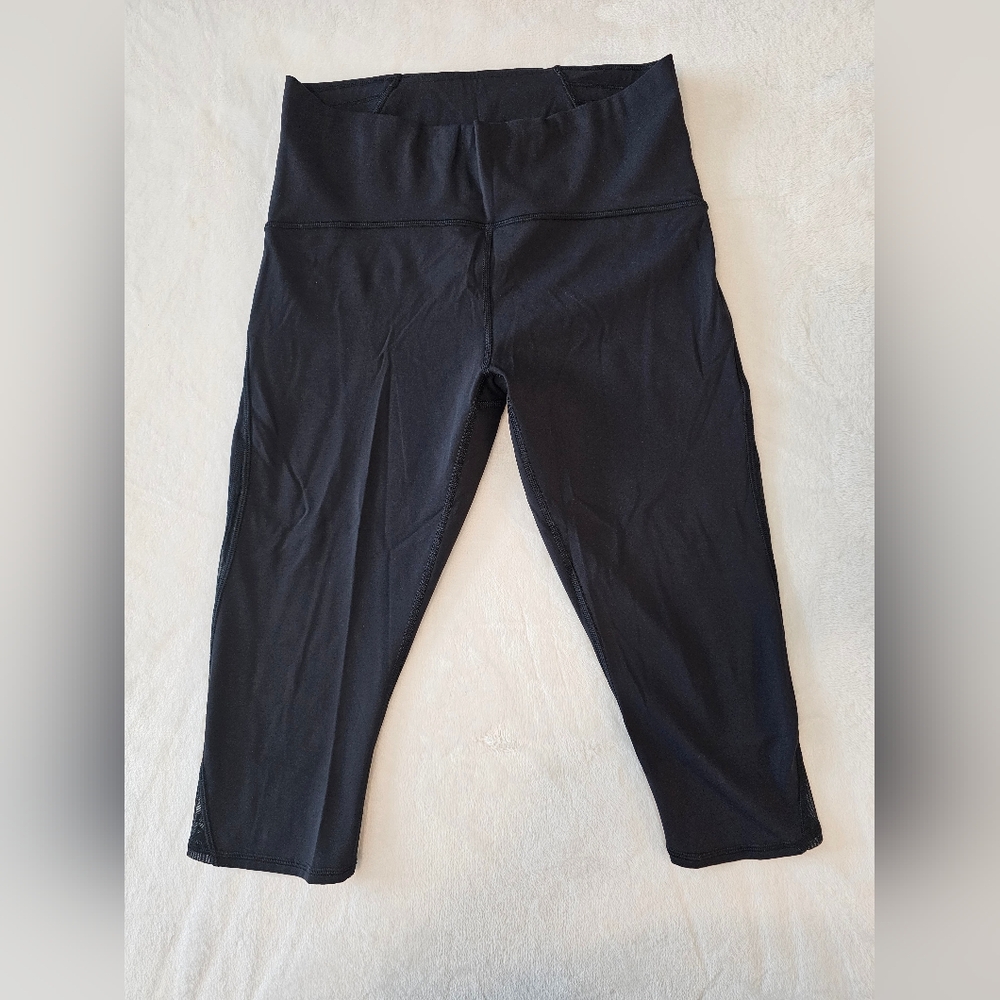 Lululemon Train Times Crop (17") 10 Black